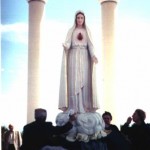  La estatua de la Virgen de la Roccia en Borrello